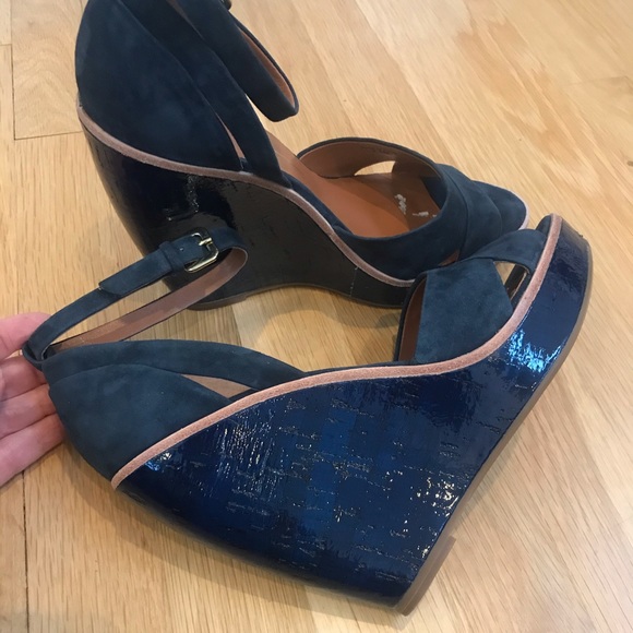 DOLCE VITA Paiva Navy Suede Wedge Heels - Picture 8 of 16